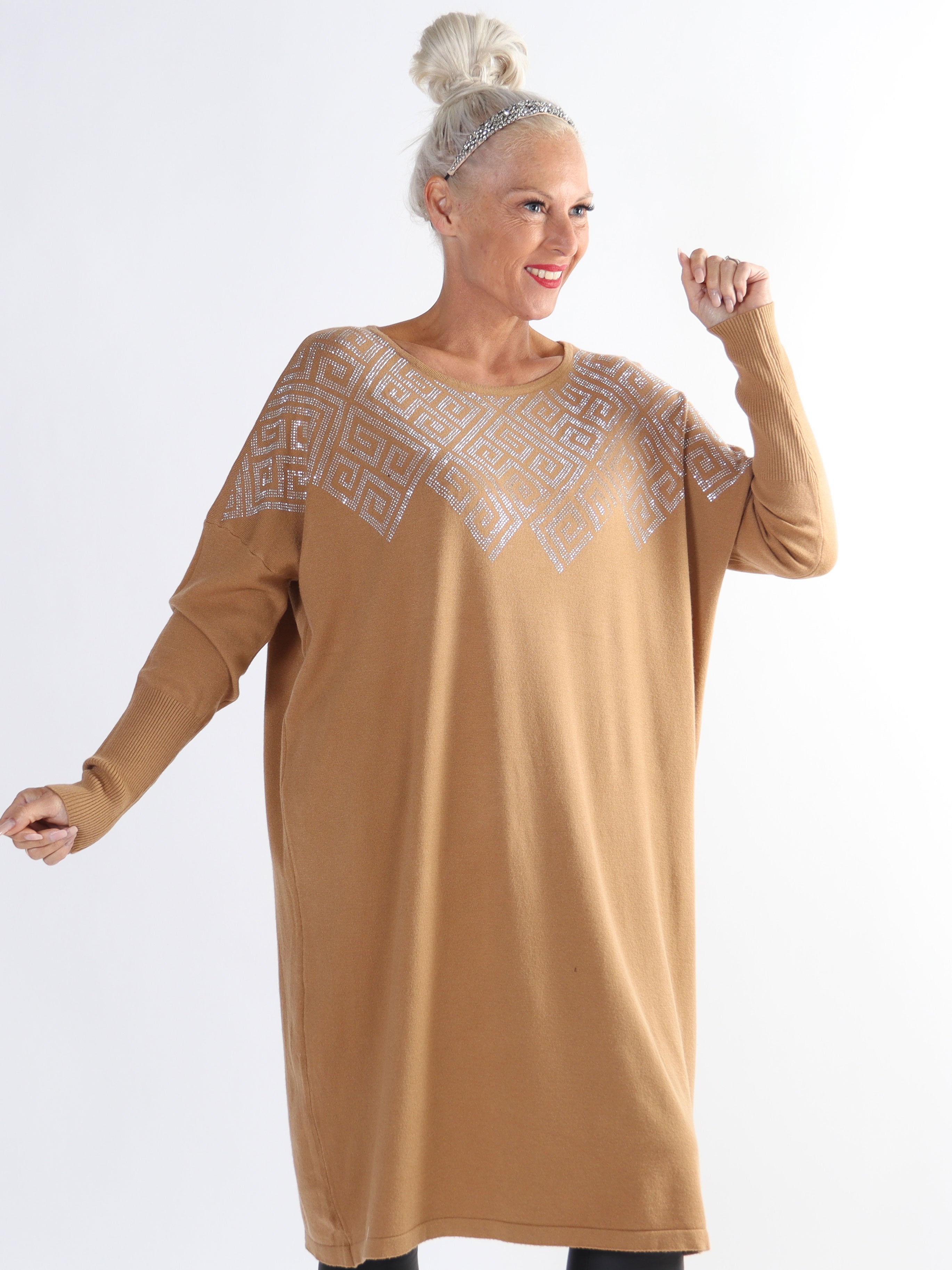 Luna - Mjuk stickad plus size klänning med strass